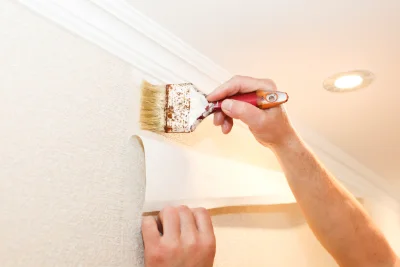 Pose de papier peint à Laveissenet — revêtements muraux et toiles de verre